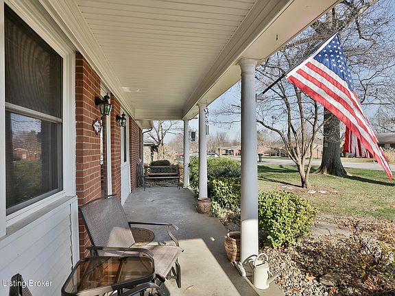 4th image of 35 Fern Ln