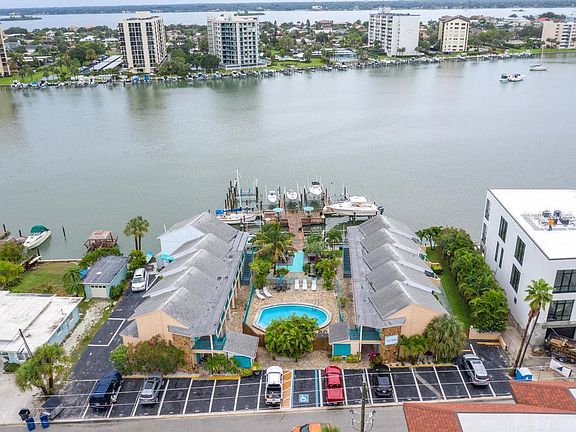 4th image of 673 Bay Esplanade Unit 102