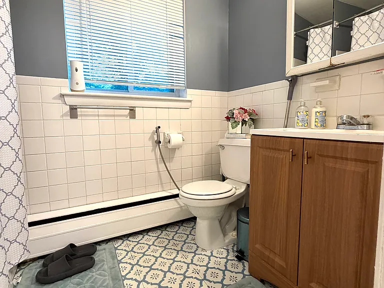 72 Wilson Dr — Photo 3