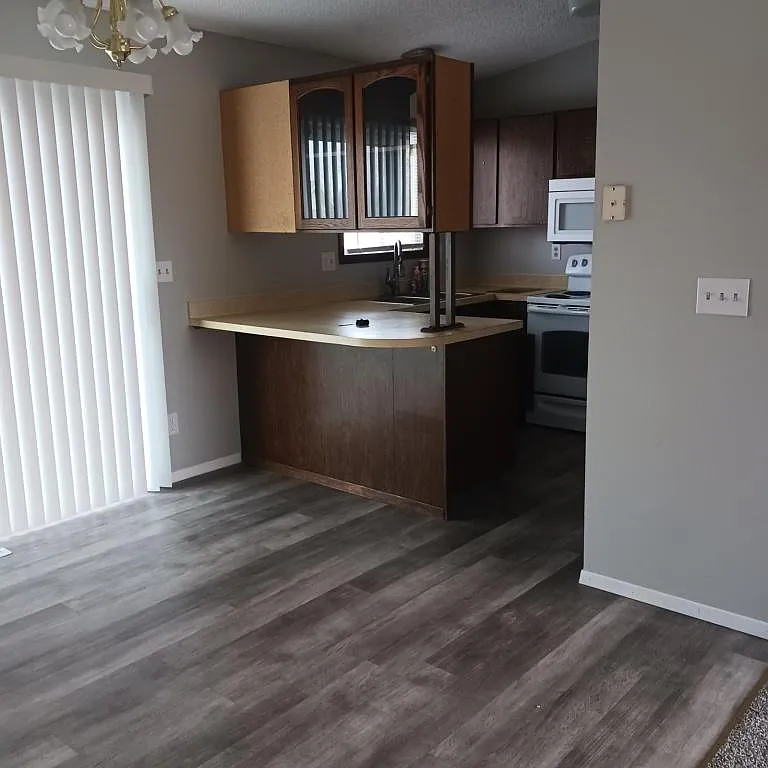 3895 Kim Dr — Photo 2