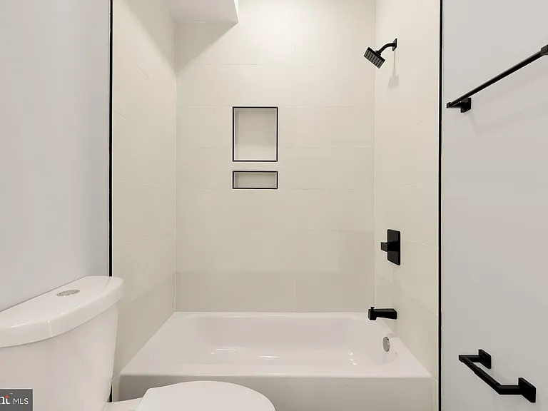 3215 Mount Pleasant St NW #201 — Photo 16
