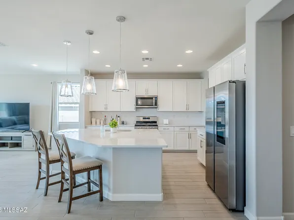 13926 E Red Oaks Dr, Vail, AZ 85641