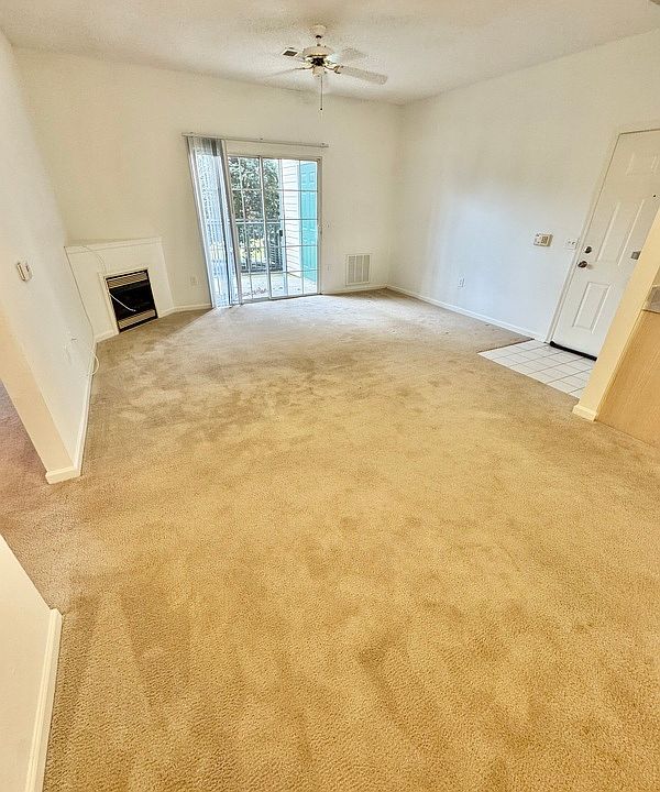 1st image of 810 Brassie Ln #2