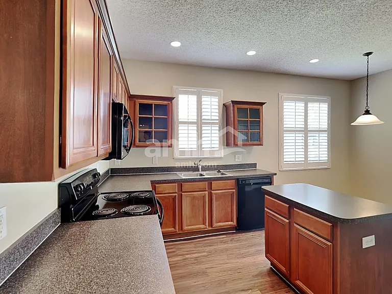 2750 Eagle Glen Cir — Photo 4