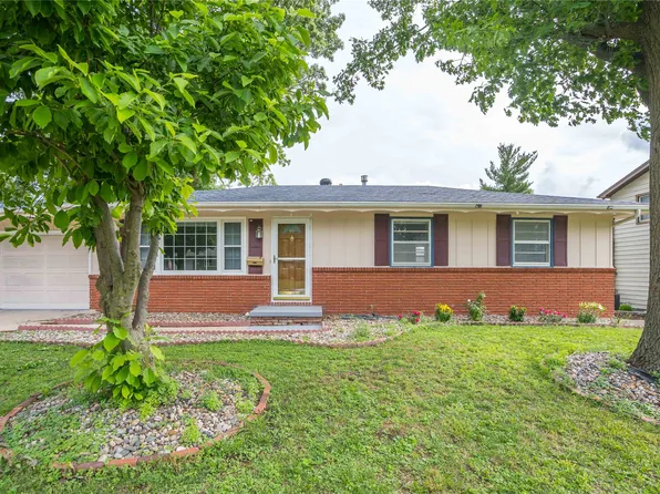 825 SE 4th St, Ankeny, IA 50021