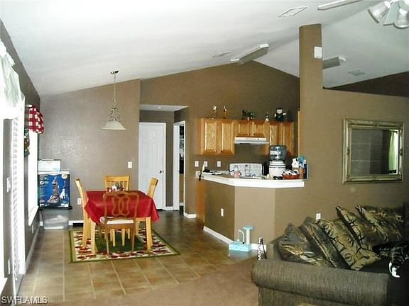 5th image of 2826 NW 45th Pl
