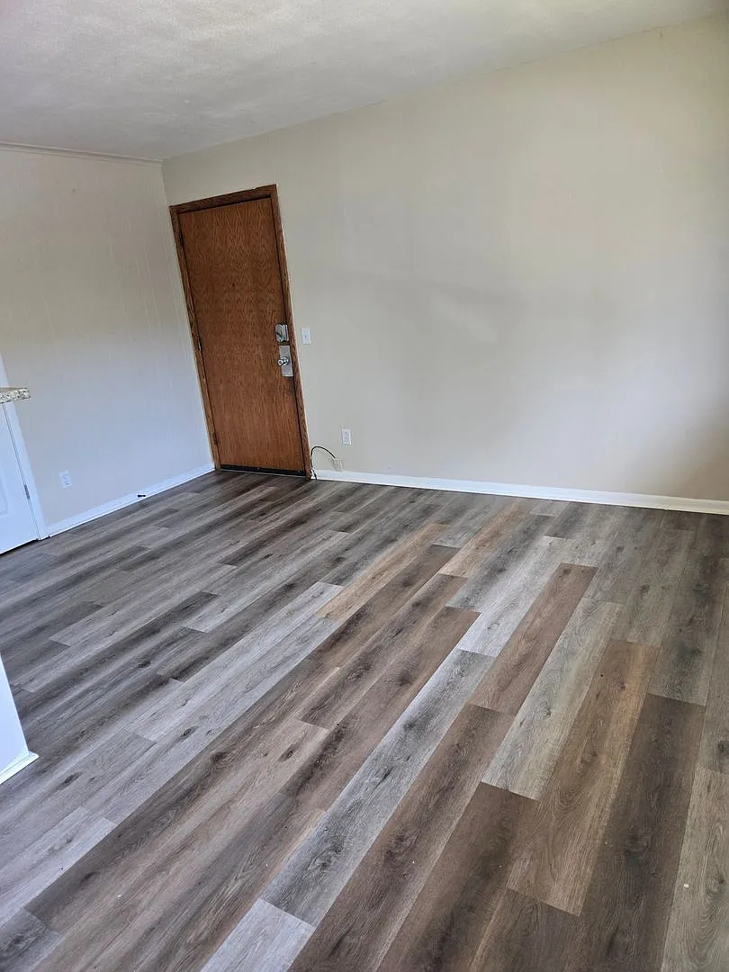 2 bed, 1.0 bath, $1,345 — Photo 3