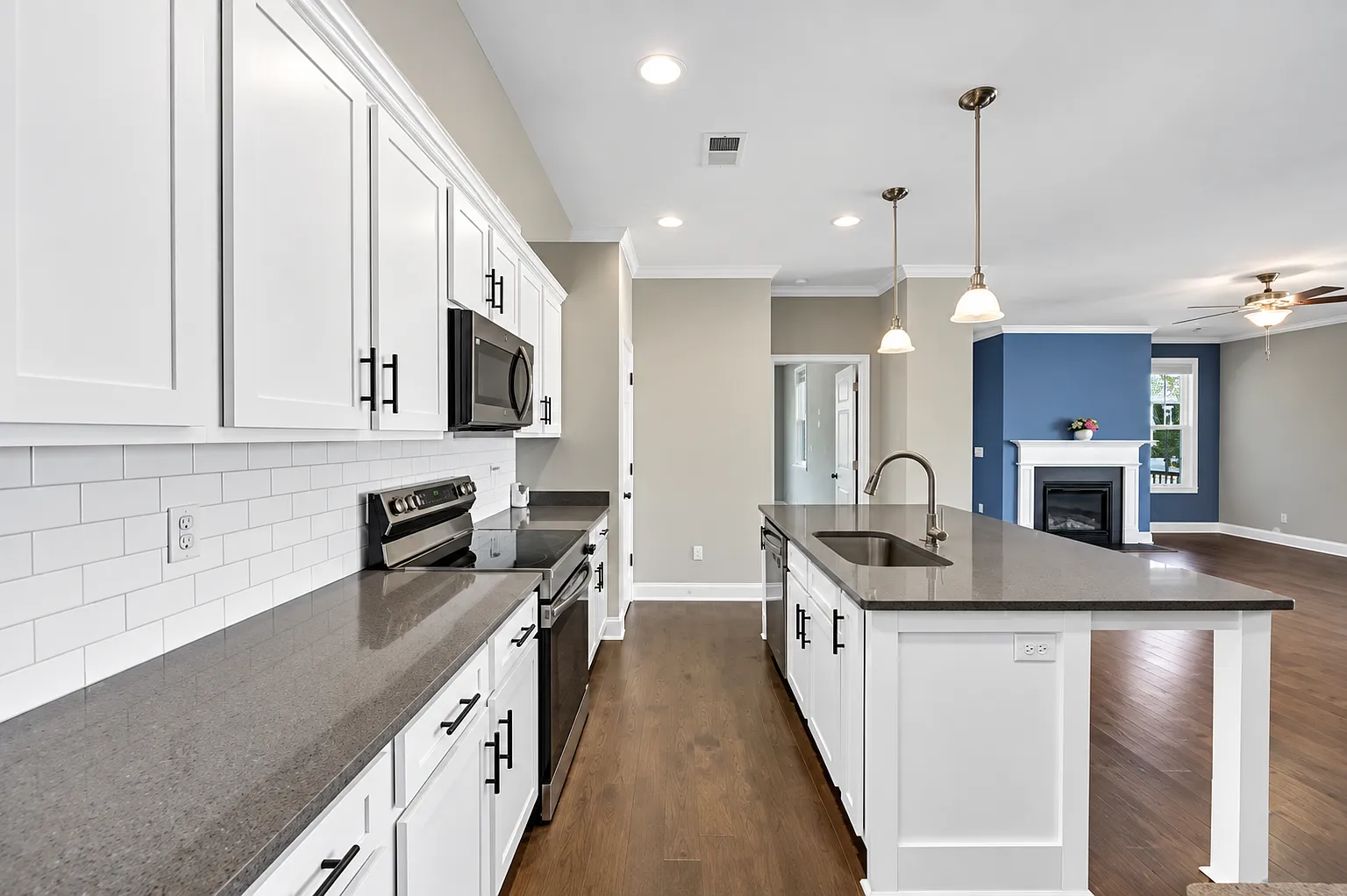 4 bed, 3012 sqft, $2,795 — Photo 4