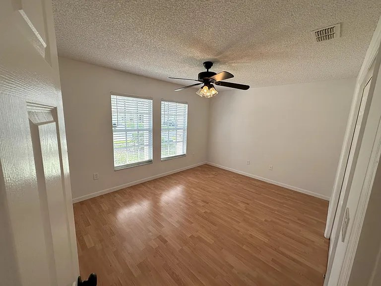 2558 Estancia Blvd — Photo 46