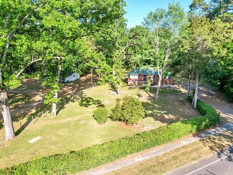800 Old Whiskey Rd S — Photo 3