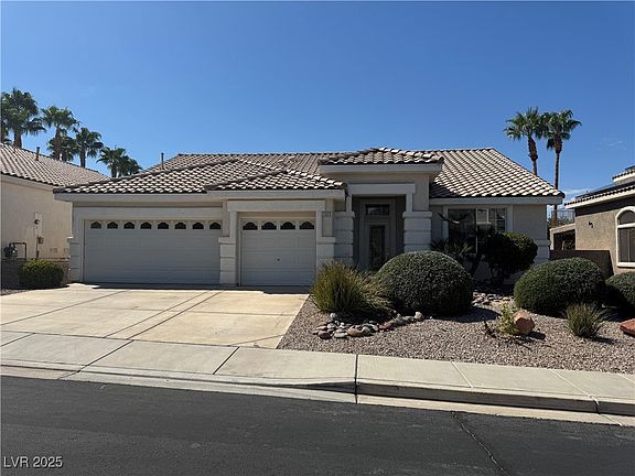 2nd image of 1323 Dream Valley St