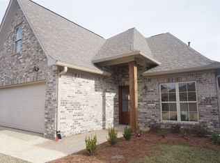 39 Savannah Cir, Brandon, MS 39047