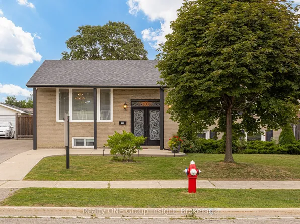 150 Avondale Blvd, Brampton, ON L6T 1H8