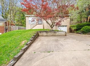 212 Jacob Dr, Pittsburgh, PA 15235