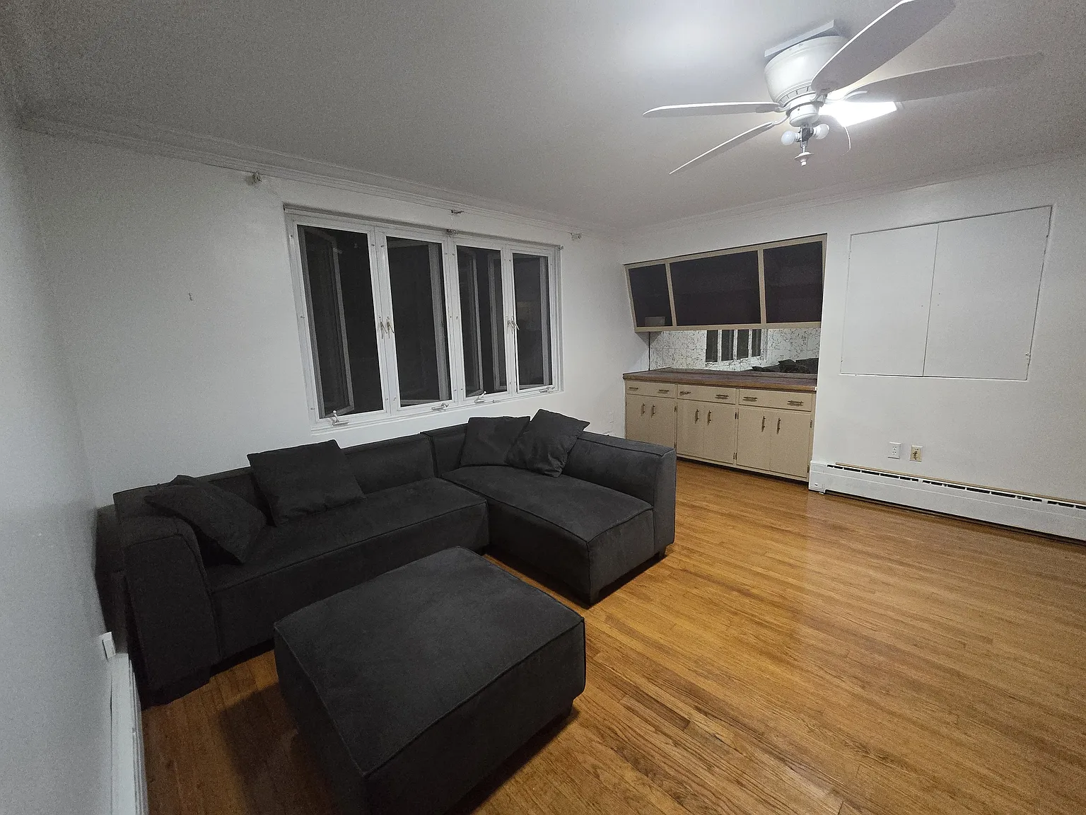 3 bed, 980 sqft, $1,500 — Photo 1