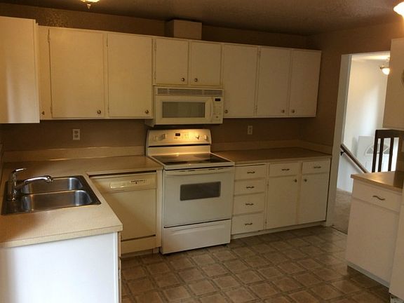 5th image of 11919 26th St NE