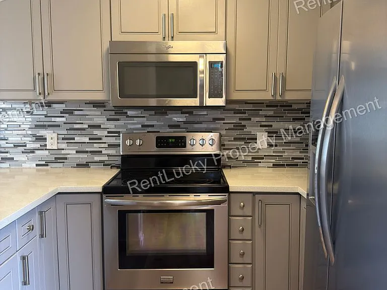 3315 Claremont Ave S — Photo 4