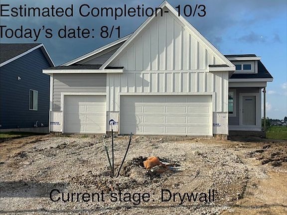 2nd image of 445 NW Independence Cir