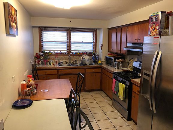 3rd image of 9521 S Marquette Ave