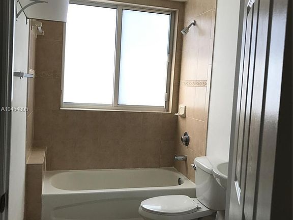2nd image of 115 SW 42nd Ave APT 302