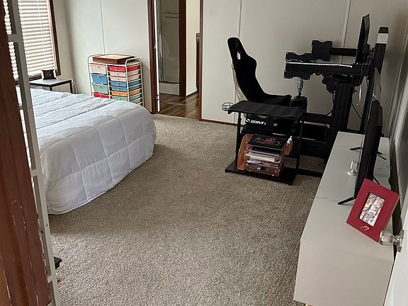 5th image of 1045 Old Union Rd