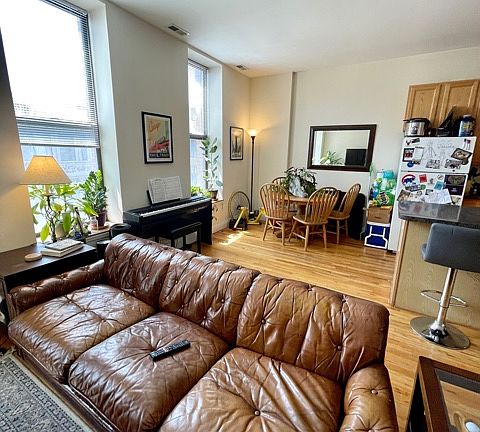 2nd image of 1459 N Milwaukee Ave APT 3C