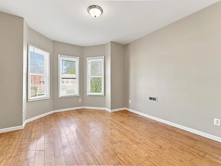1551 N Allison St — Photo 17