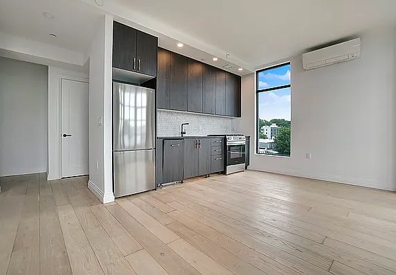 4th image of 875 4th Ave APT 401
