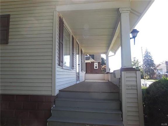 4th image of 2332 Park Ave