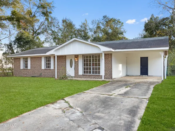 13 Carl Dr, Gulfport, MS 39503