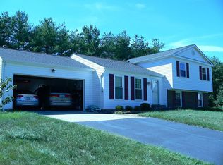 2627 John Milton Dr, Herndon, VA 20171