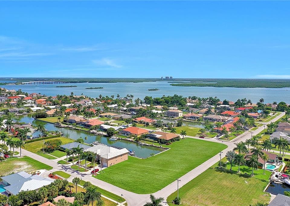 1st image of 305 Grapewood Ct #16