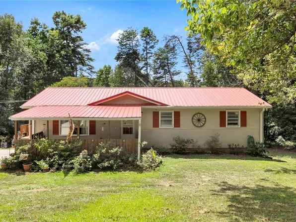 18 Boggs Dr, Liberty, SC 29657