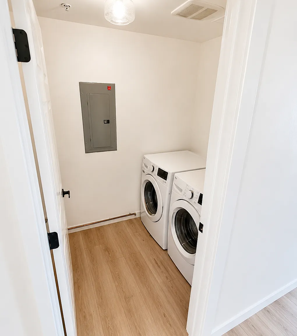 2 bed, 1281 sqft, $2,499 — Photo 4
