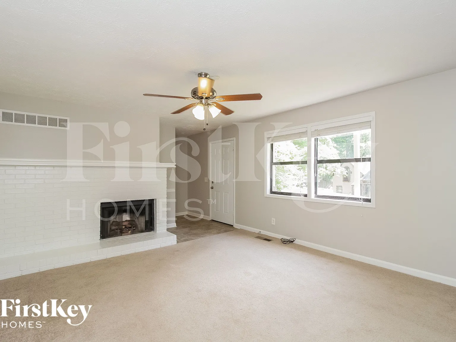 3 bed, 2.0 bath, 1257 sqft, $2,110 — Photo 4