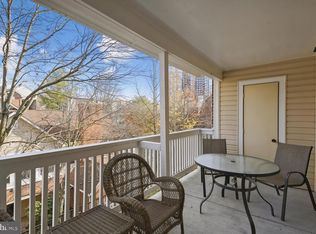 1536 Lincoln Way APT 203, McLean, VA 22102
