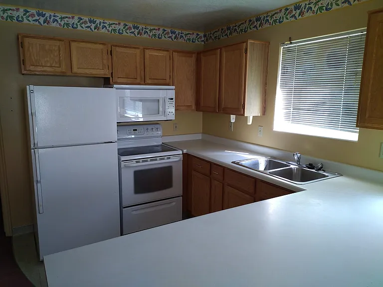 164 Pioneer Ave #212 — Photo 4