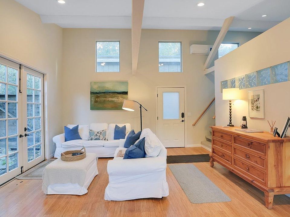 Livingroom with 15 foot ceilings