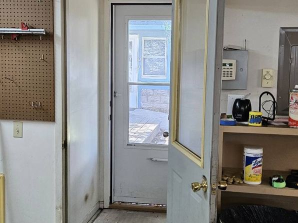 241 W 9th Ave, Red Cloud, NE 68970