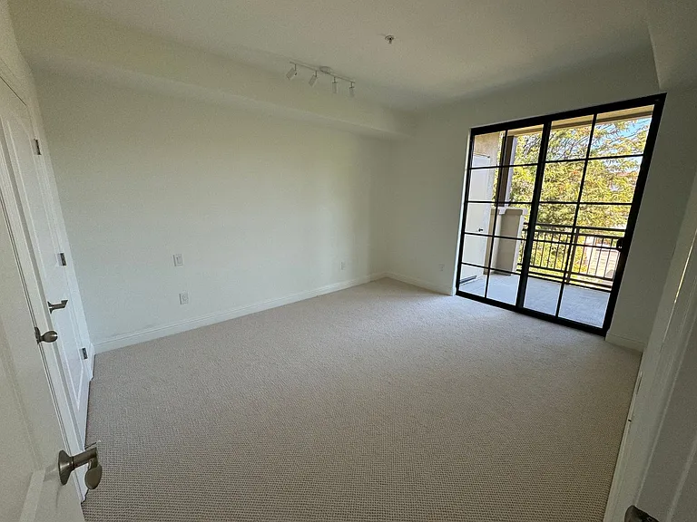 633 Elm St #313 — Photo 11