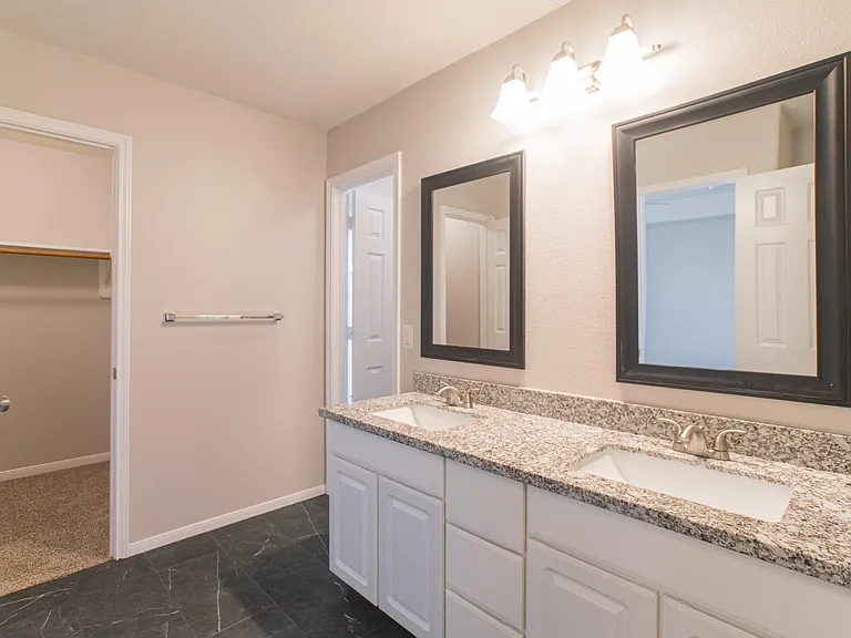 22519 Goss Spring Ct — Photo 37
