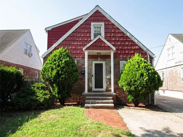 136 Henry Street, Valley Stream, NY 11580