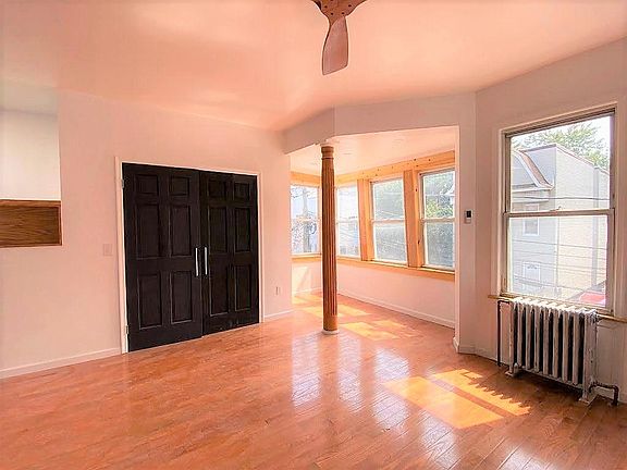 4th image of 12 McDougall St #2A