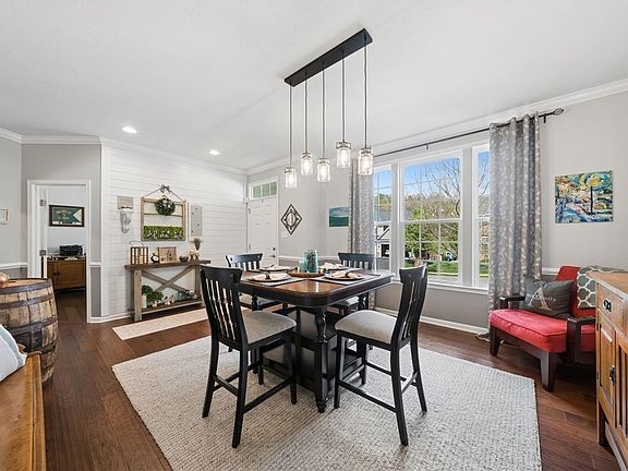 2nd image of 4466 Walnut Ridge Cir