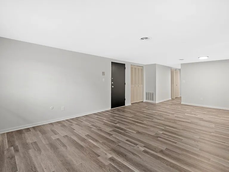 494 4th St #4 — Photo 2