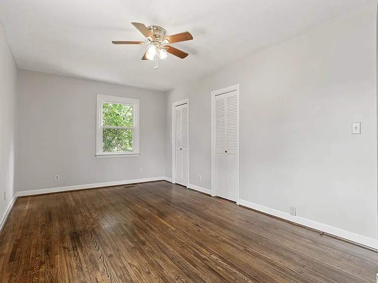 5 Beverly Hts — Photo 13
