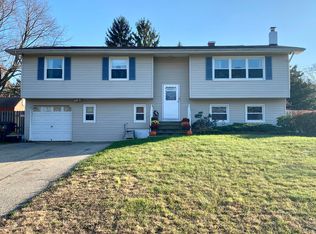 24 Bamberry Ln, Toms River, NJ