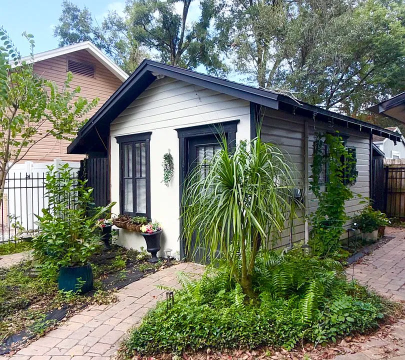 407 N Shine Ave