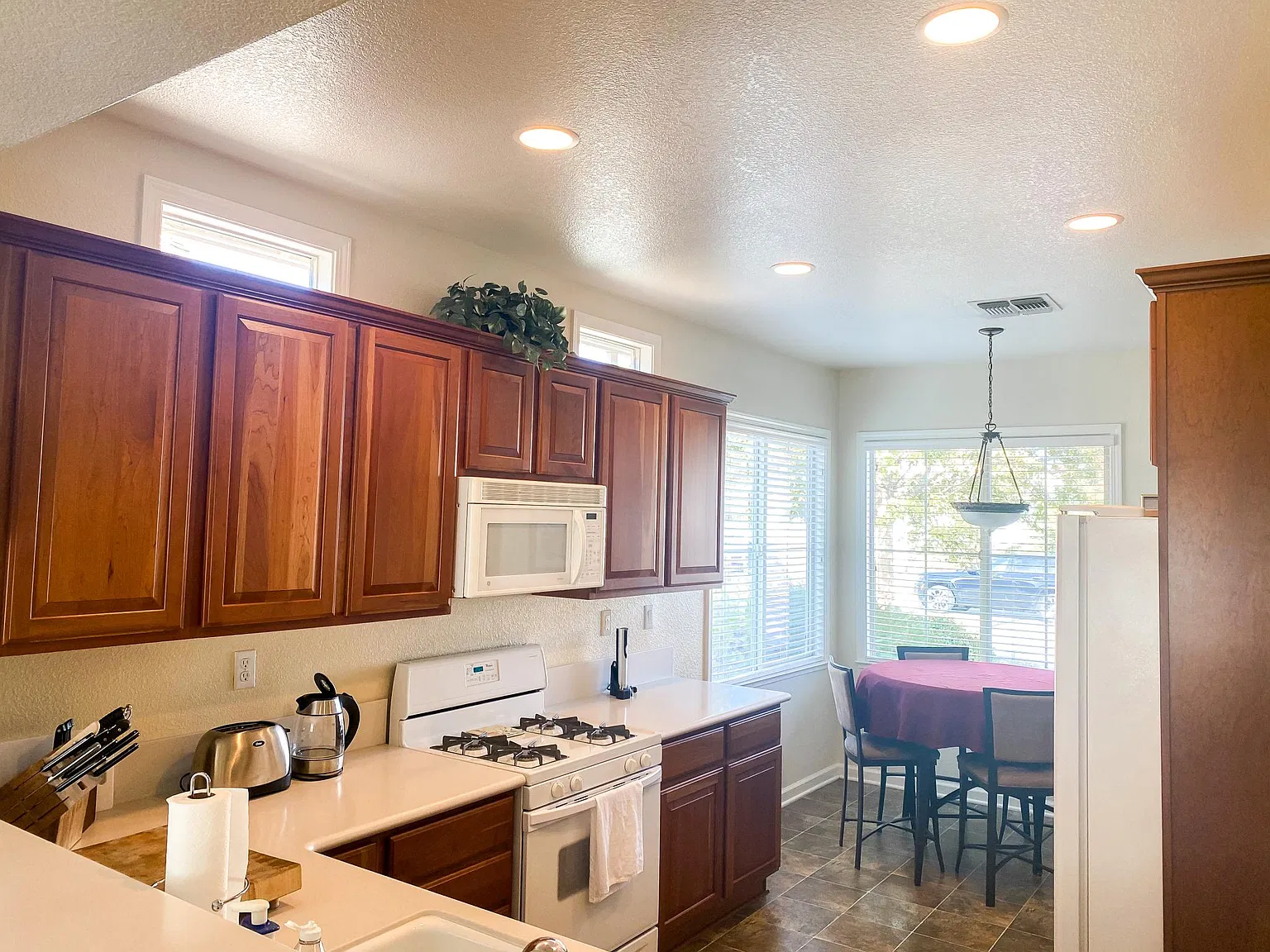 2 bed, 1322 sqft, $2,900 — Photo 3