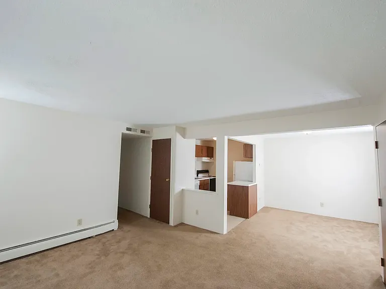 Delshire Apartments — Photo 13